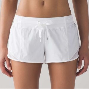 Lululemon hotty hot shorts | white | 2.5 inseam